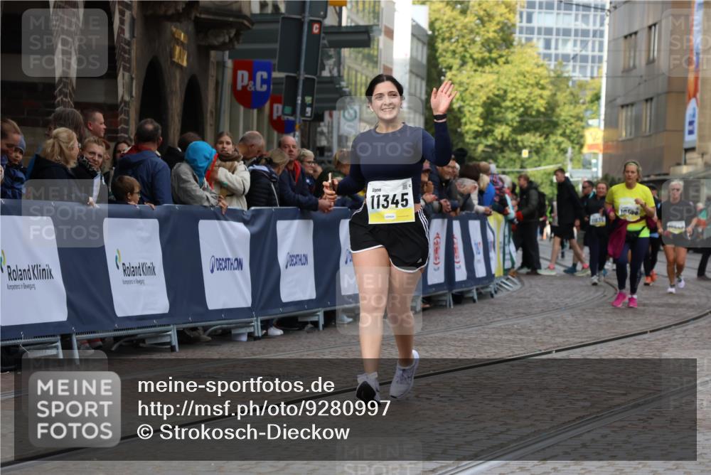 05.10.2025 - 20. swb-Marathon Bremen Strokosch-Dieckow http://msf.ph/oto/9280997 05.10.2025 11:14:52 Ziel 9303, 11345, 11448, 11607 meine-sportfotos.de