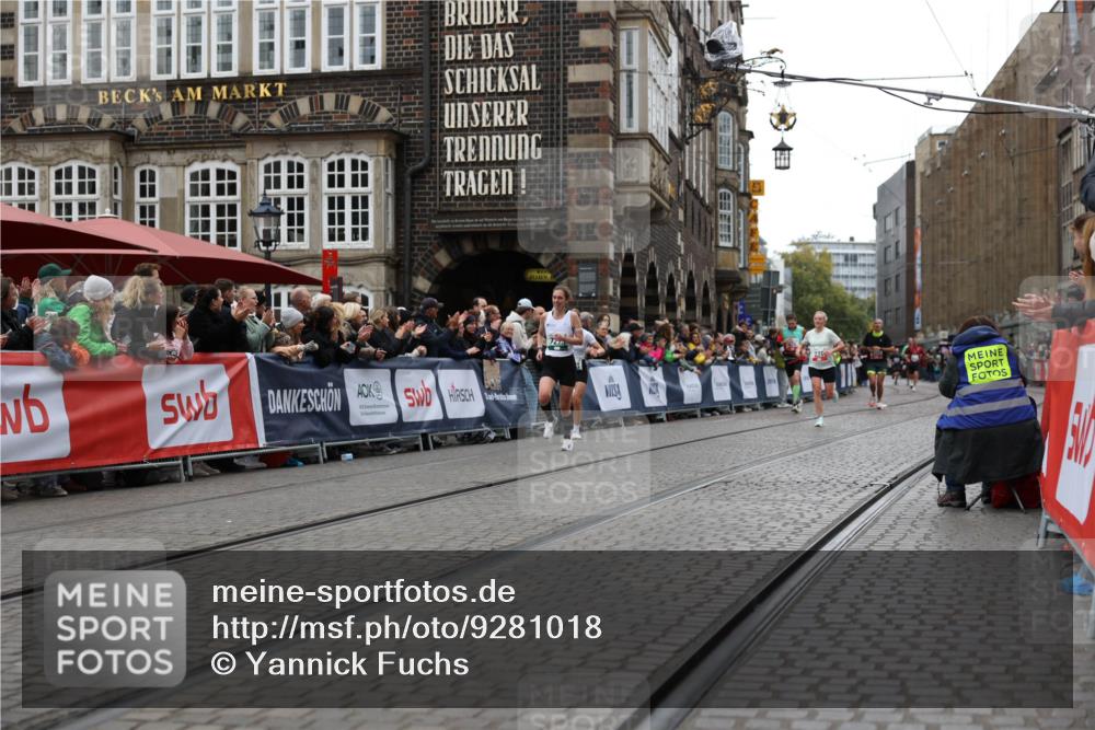 05.10.2025 - 20. swb-Marathon Bremen Yannick Fuchs http://msf.ph/oto/9281018 05.10.2025 12:55:18 Ziel 1231, 2151, 4030 meine-sportfotos.de