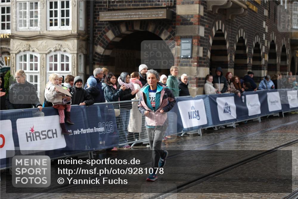 05.10.2025 - 20. swb-Marathon Bremen Yannick Fuchs http://msf.ph/oto/9281078 05.10.2025 15:04:12 Ziel  meine-sportfotos.de