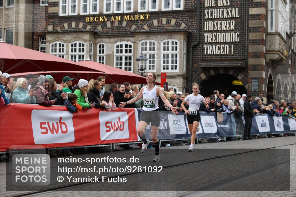 05.10.2025 - 20. swb-Marathon Bremen Yannick Fuchs http://msf.ph/oto/9281092 05.10.2025 12:55:20 Ziel 1231, 7213, 7883 meine-sportfotos.de