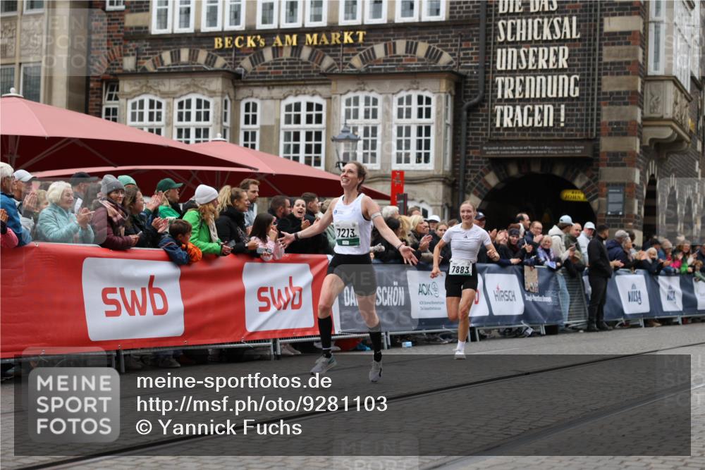 05.10.2025 - 20. swb-Marathon Bremen Yannick Fuchs http://msf.ph/oto/9281103 05.10.2025 12:55:20 Ziel 1231, 7213, 7883 meine-sportfotos.de