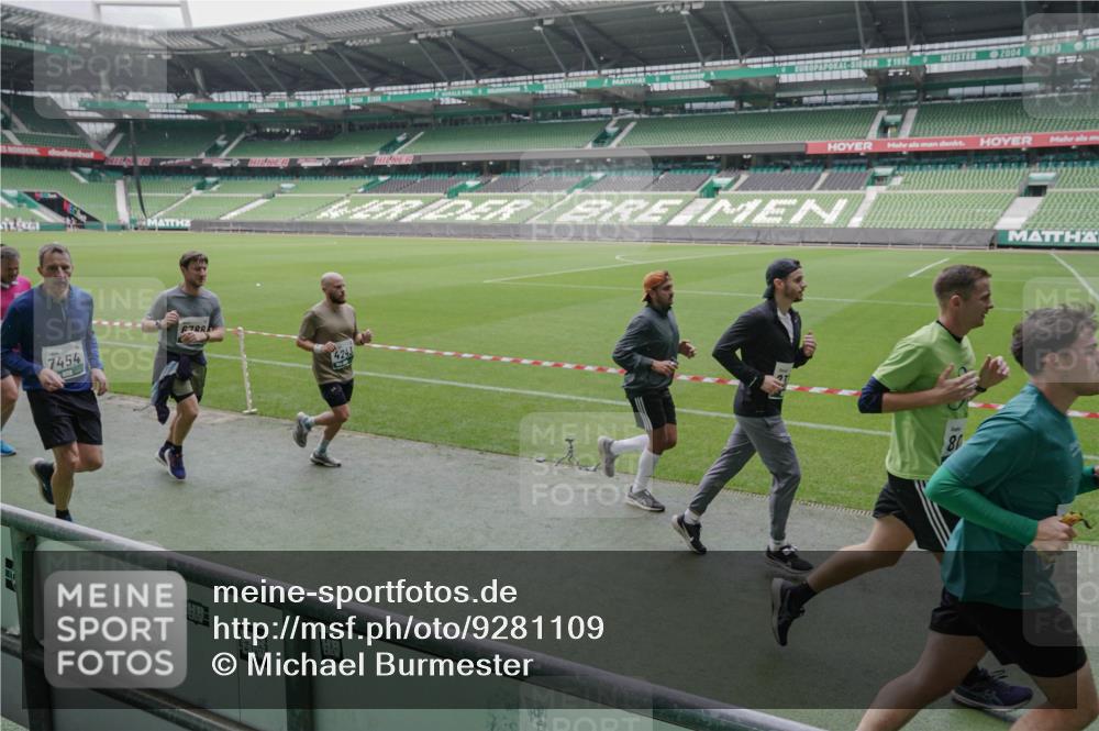 05.10.2025 - 20. swb-Marathon Bremen Michael Burmester http://msf.ph/oto/9281109 05.10.2025 13:04:19 Laufen im Stadion 100, 360, 414, 421, 470, 490, 592, 607, 898, 1012, 1019, 1080, 1084, 1336, 1413, 1468, 1478, 1695, 1852, 1914, 1975, 1997, 2016, 2086, 2333, 2567, 2617, 2664, 2989, 3037, 3072, 3346, 3433, 3483, 3485, 3658, 3901, 4001, 4005, 4053, 4087, 4243, 4244, 4335, 4453, 4462, 4501, 4524, 4528, 4627, 4637, 4638, 4651, 4757, 4793, 4803, 4840, 4858, 4928, 5043, 5082, 5137, 5162, 5212, 5236, 5247, 5343, 5446, 5464, 5489, 5832, 5966, 5969, 6011, 6145, 6287, 6414, 6529, 6584, 6635, 396 meine-sportfotos.de