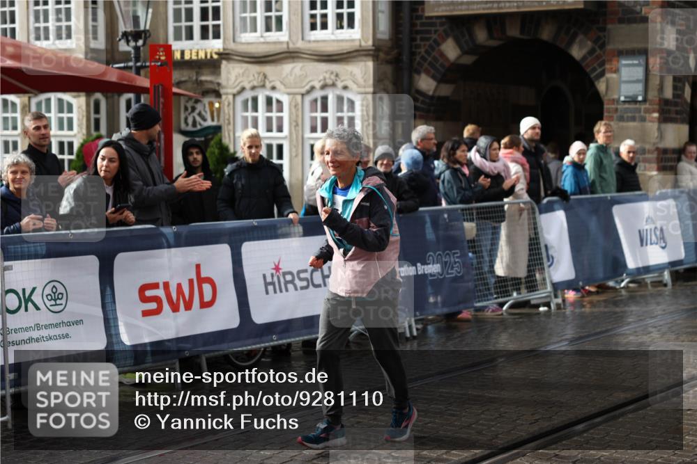 05.10.2025 - 20. swb-Marathon Bremen Yannick Fuchs http://msf.ph/oto/9281110 05.10.2025 15:04:12 Ziel  meine-sportfotos.de