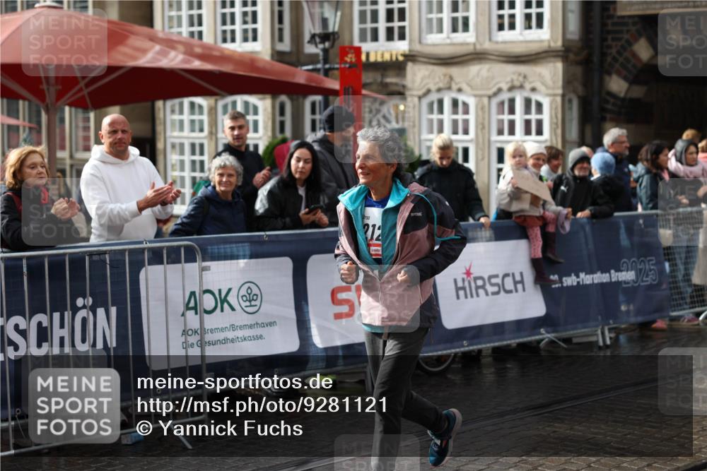 05.10.2025 - 20. swb-Marathon Bremen Yannick Fuchs http://msf.ph/oto/9281121 05.10.2025 15:04:13 Ziel  meine-sportfotos.de