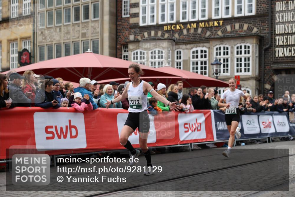 05.10.2025 - 20. swb-Marathon Bremen Yannick Fuchs http://msf.ph/oto/9281129 05.10.2025 12:55:20 Ziel 1231, 7213, 7883 meine-sportfotos.de