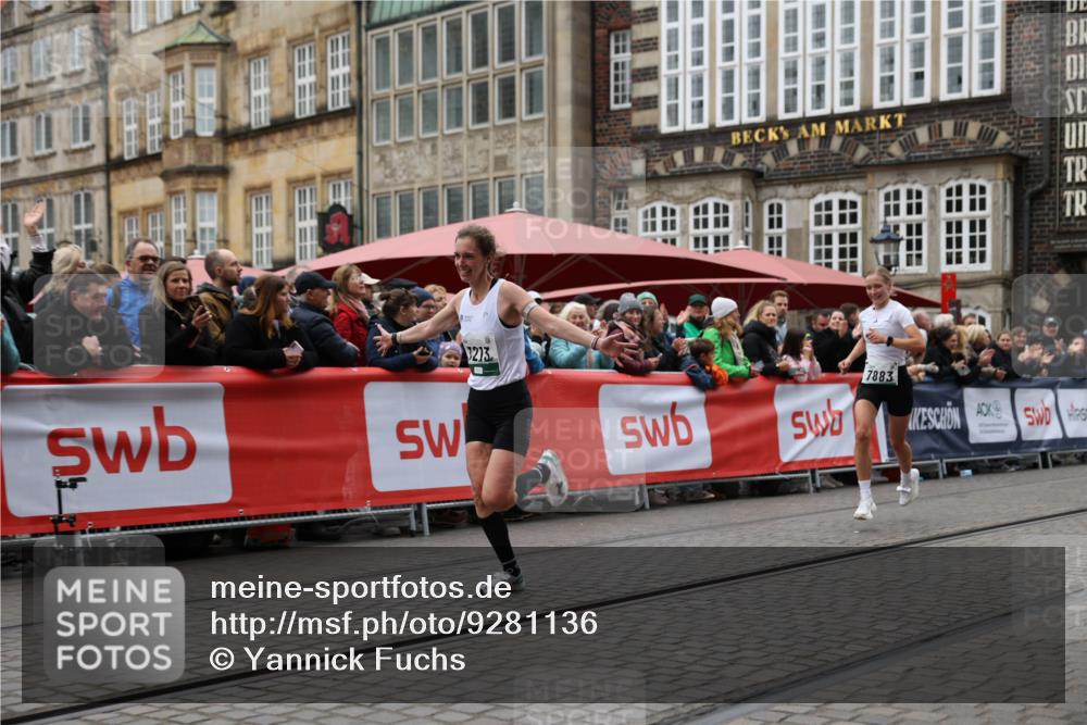 05.10.2025 - 20. swb-Marathon Bremen Yannick Fuchs http://msf.ph/oto/9281136 05.10.2025 12:55:20 Ziel 1231, 7213, 7883 meine-sportfotos.de