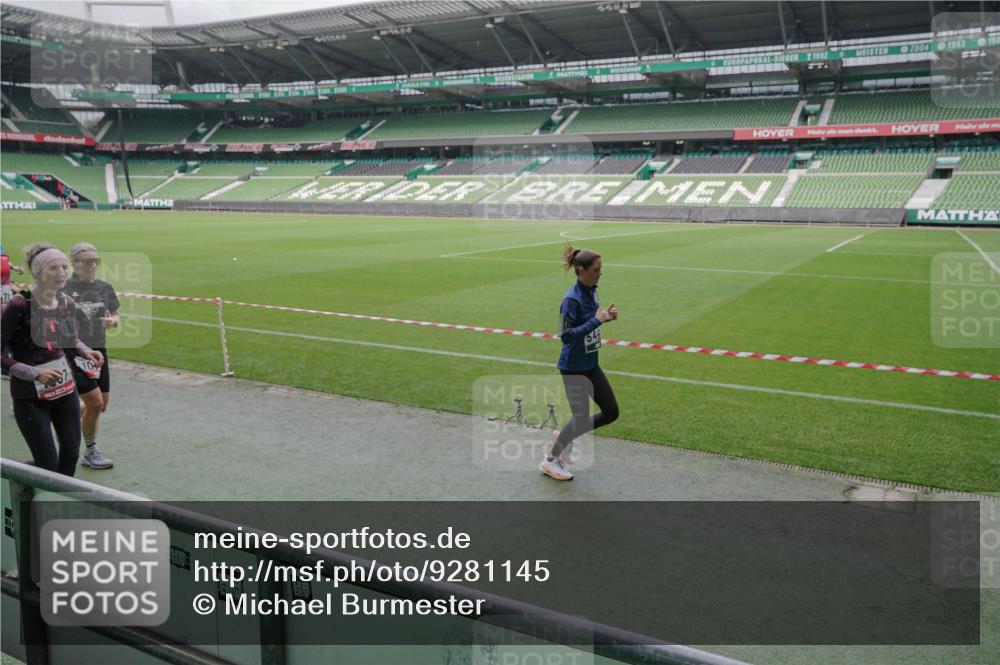 05.10.2025 - 20. swb-Marathon Bremen Michael Burmester http://msf.ph/oto/9281145 05.10.2025 13:04:22 Laufen im Stadion 100, 360, 414, 421, 470, 490, 592, 607, 898, 1012, 1019, 1080, 1084, 1336, 1413, 1468, 1478, 1695, 1852, 1914, 1975, 1997, 2086, 2333, 2399, 2617, 2664, 2901, 2989, 3037, 3072, 3346, 3433, 3483, 3485, 3658, 3901, 4001, 4005, 4053, 4087, 4243, 4244, 4335, 4453, 4462, 4501, 4524, 4528, 4627, 4637, 4638, 4651, 4757, 4793, 4803, 4838, 4840, 4858, 4928, 5043, 5082, 5137, 5162, 5212, 5236, 5247, 5343, 5446, 5464, 5489, 5832, 5969, 6011, 6145, 6287, 6529, 6584, 6635, 396 meine-sportfotos.de