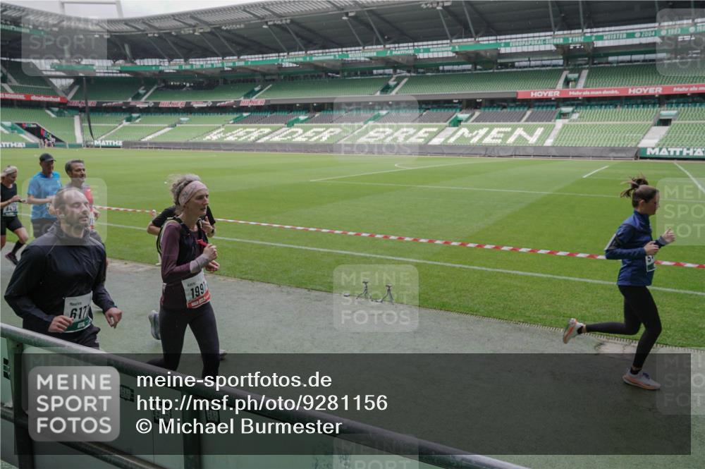 05.10.2025 - 20. swb-Marathon Bremen Michael Burmester http://msf.ph/oto/9281156 05.10.2025 13:04:23 Laufen im Stadion 100, 360, 414, 421, 470, 490, 592, 607, 898, 1012, 1019, 1080, 1084, 1336, 1413, 1468, 1478, 1695, 1852, 1914, 1975, 1997, 2086, 2333, 2399, 2617, 2664, 2901, 2989, 3037, 3072, 3346, 3433, 3483, 3485, 3658, 3901, 4001, 4005, 4053, 4087, 4243, 4244, 4335, 4453, 4462, 4501, 4524, 4528, 4627, 4637, 4638, 4651, 4757, 4793, 4803, 4838, 4840, 4858, 4928, 5043, 5082, 5137, 5162, 5212, 5236, 5247, 5343, 5446, 5464, 5489, 5832, 5969, 6011, 6145, 6287, 6529, 6584, 6635, 1336 meine-sportfotos.de