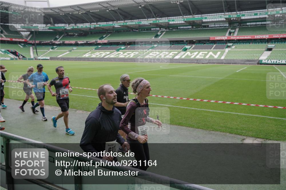 05.10.2025 - 20. swb-Marathon Bremen Michael Burmester http://msf.ph/oto/9281164 05.10.2025 13:04:23 Laufen im Stadion 100, 360, 414, 421, 470, 490, 592, 607, 898, 1012, 1019, 1080, 1084, 1336, 1413, 1468, 1478, 1695, 1852, 1914, 1975, 1997, 2086, 2333, 2399, 2617, 2664, 2901, 2989, 3037, 3072, 3346, 3433, 3483, 3485, 3658, 3901, 4001, 4005, 4053, 4087, 4243, 4244, 4335, 4453, 4462, 4501, 4524, 4528, 4627, 4637, 4638, 4651, 4757, 4793, 4803, 4838, 4840, 4858, 4928, 5043, 5082, 5137, 5162, 5212, 5236, 5247, 5343, 5446, 5464, 5489, 5832, 5969, 6011, 6145, 6287, 6529, 6584, 6635, 1336 meine-sportfotos.de
