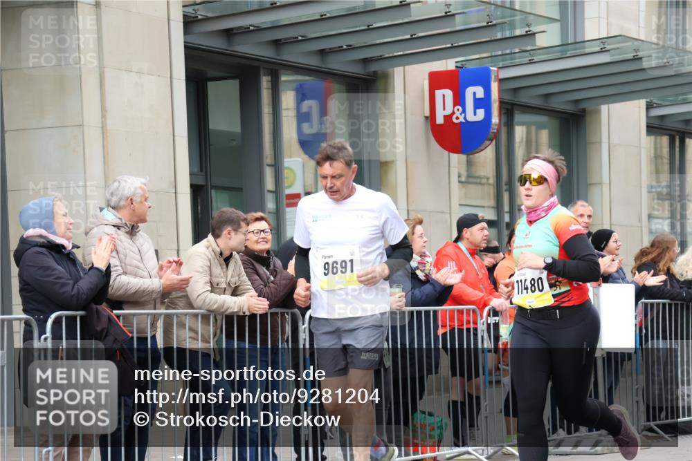 05.10.2025 - 20. swb-Marathon Bremen Strokosch-Dieckow http://msf.ph/oto/9281204 05.10.2025 11:18:29 Ziel 9691, 10472, 11480, 11625, 9691, 10472, 11480, 11625 meine-sportfotos.de