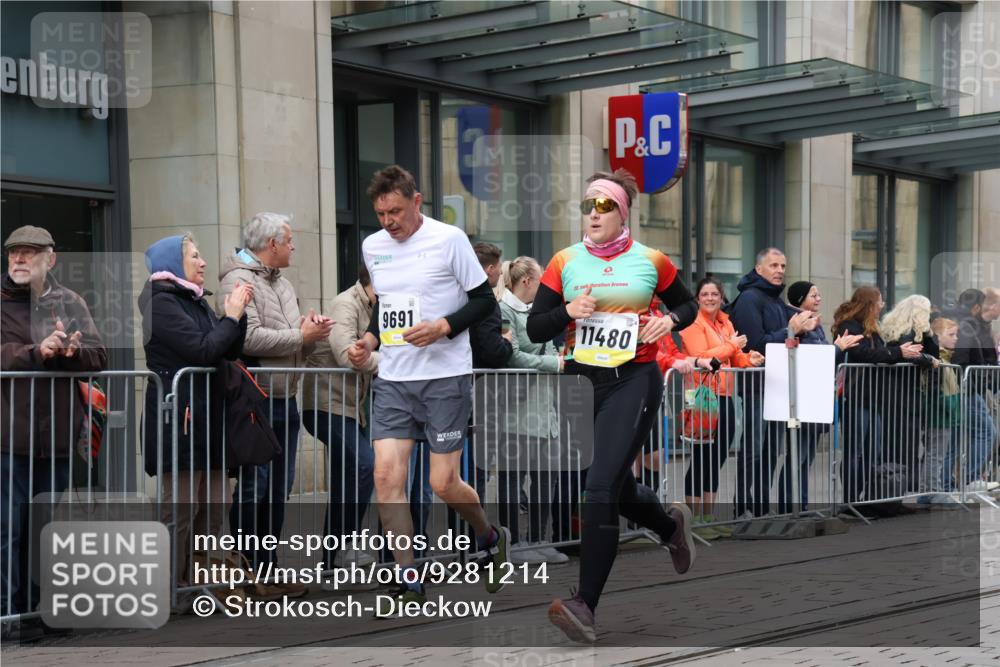 05.10.2025 - 20. swb-Marathon Bremen Strokosch-Dieckow http://msf.ph/oto/9281214 05.10.2025 11:18:29 Ziel 9691, 10472, 11480, 11625, 9691, 10472, 11480, 11625 meine-sportfotos.de