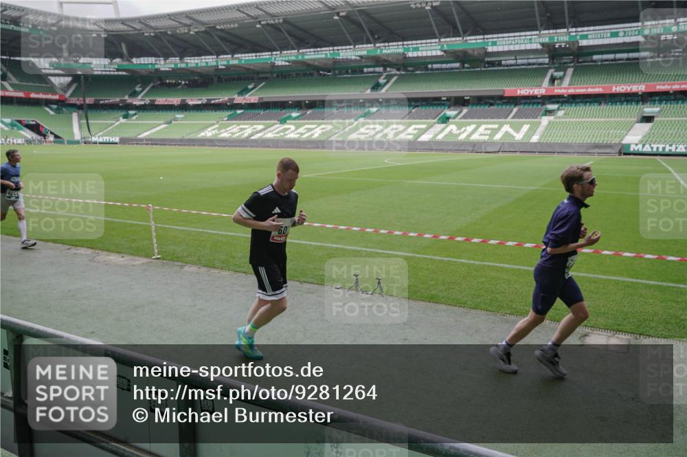 05.10.2025 - 20. swb-Marathon Bremen Michael Burmester http://msf.ph/oto/9281264 05.10.2025 13:04:31 Laufen im Stadion 100, 360, 414, 421, 470, 490, 592, 607, 898, 1012, 1019, 1061, 1080, 1084, 1413, 1468, 1478, 1695, 1834, 1852, 1914, 1975, 1997, 2009, 2086, 2333, 2399, 2617, 2664, 2901, 2989, 3072, 3346, 3433, 3483, 3485, 3561, 3658, 3901, 4001, 4005, 4053, 4087, 4187, 4243, 4244, 4335, 4453, 4462, 4501, 4524, 4627, 4634, 4637, 4638, 4651, 4671, 4757, 4793, 4803, 4838, 4840, 4858, 4928, 5043, 5082, 5137, 5212, 5247, 5343, 5446, 5464, 5832, 5969, 6011, 6287, 6584, 6635, 1336 meine-sportfotos.de