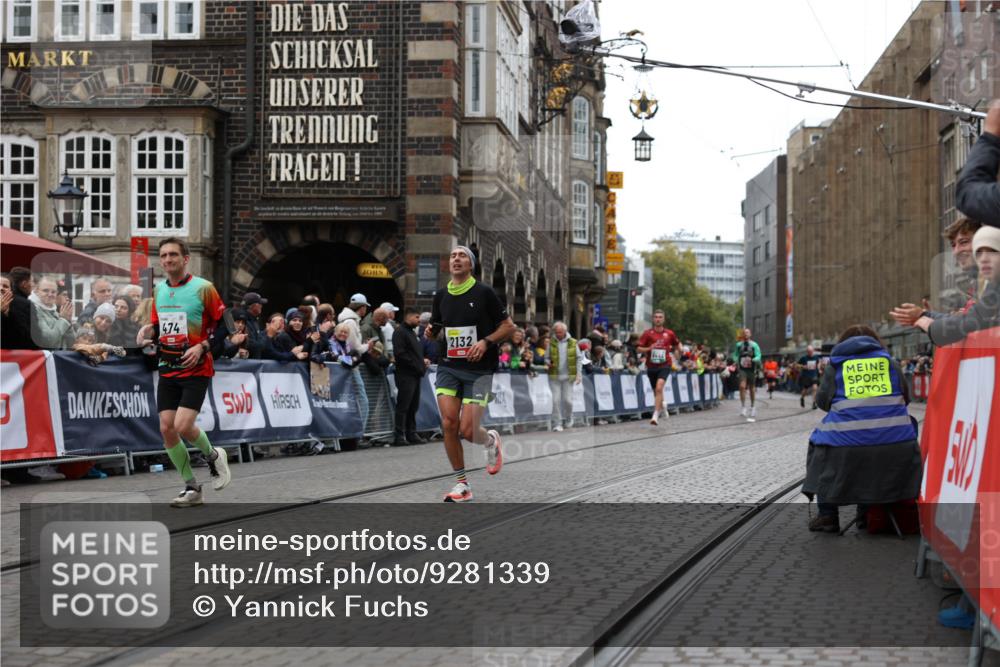 05.10.2025 - 20. swb-Marathon Bremen Yannick Fuchs http://msf.ph/oto/9281339 05.10.2025 12:55:24 Ziel 235, 7213, 7883 meine-sportfotos.de
