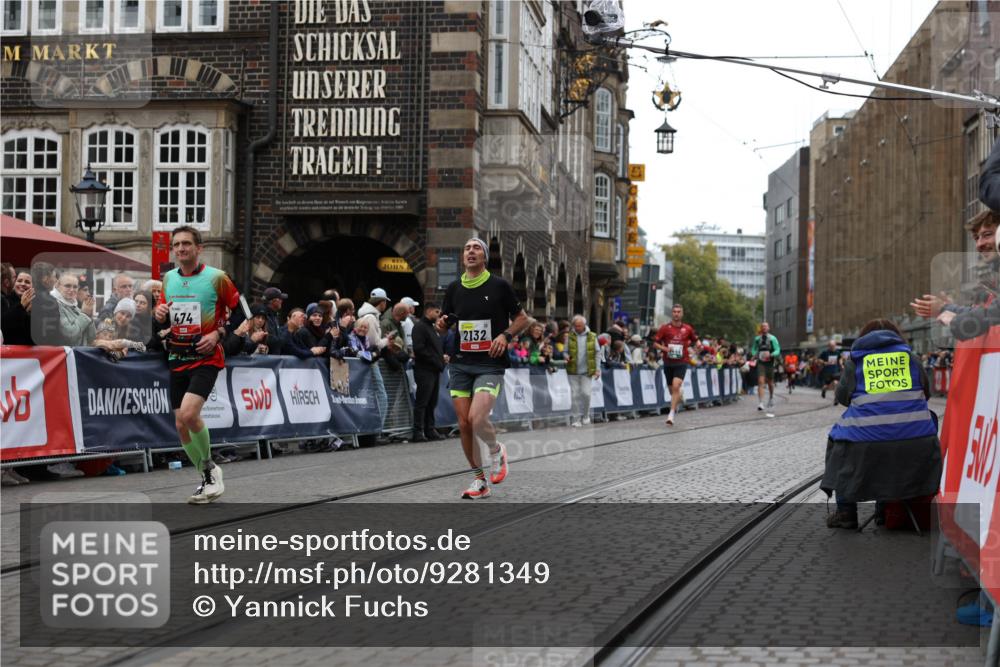 05.10.2025 - 20. swb-Marathon Bremen Yannick Fuchs http://msf.ph/oto/9281349 05.10.2025 12:55:24 Ziel 235, 7213, 7883 meine-sportfotos.de