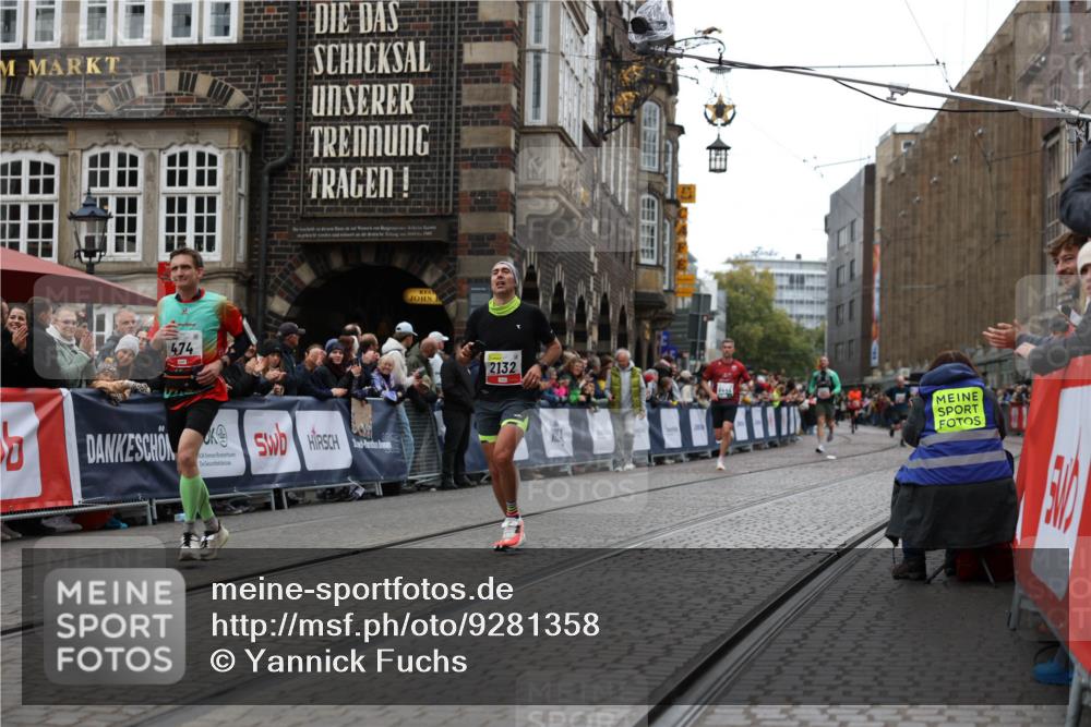 05.10.2025 - 20. swb-Marathon Bremen Yannick Fuchs http://msf.ph/oto/9281358 05.10.2025 12:55:24 Ziel 235, 7213, 7883 meine-sportfotos.de