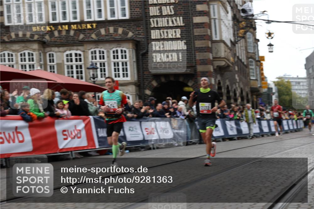 05.10.2025 - 20. swb-Marathon Bremen Yannick Fuchs http://msf.ph/oto/9281363 05.10.2025 12:55:24 Ziel 235, 7213, 7883 meine-sportfotos.de