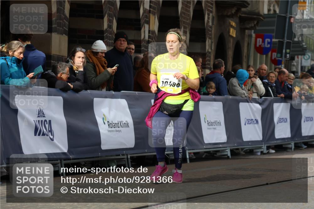05.10.2025 - 20. swb-Marathon Bremen Strokosch-Dieckow http://msf.ph/oto/9281366 05.10.2025 11:15:00 Ziel 10496, 10647, 11107, 11345, 11607 meine-sportfotos.de