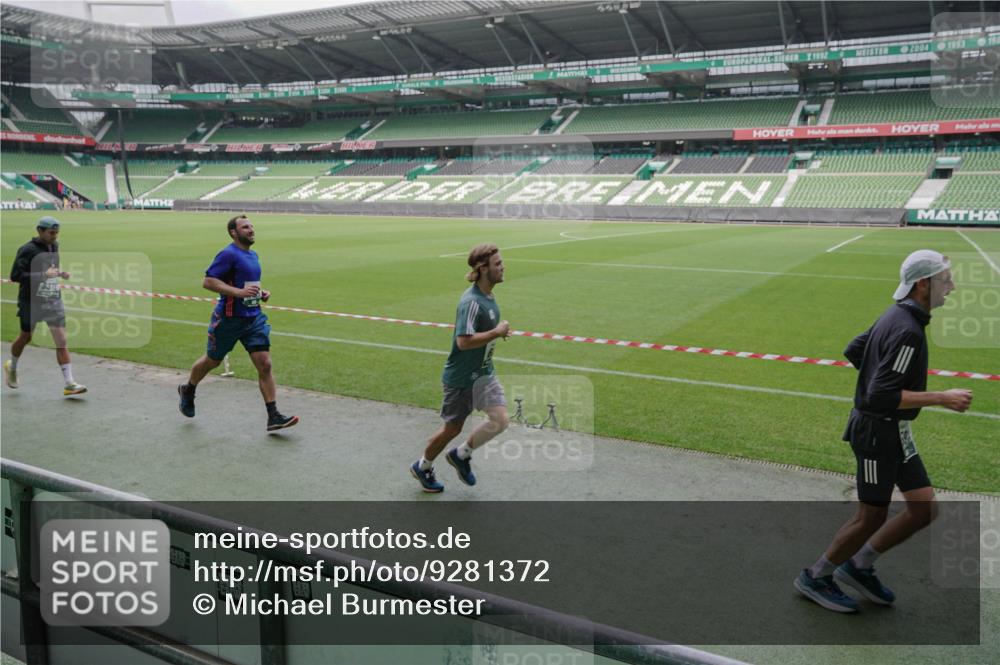 05.10.2025 - 20. swb-Marathon Bremen Michael Burmester http://msf.ph/oto/9281372 05.10.2025 13:04:41 Laufen im Stadion 100, 360, 421, 470, 490, 607, 712, 1012, 1019, 1061, 1080, 1084, 1132, 1413, 1468, 1478, 1695, 1746, 1765, 1834, 1852, 1914, 1997, 2009, 2086, 2333, 2399, 2536, 2584, 2617, 2664, 2802, 2901, 2989, 3008, 3216, 3346, 3413, 3433, 3445, 3483, 3561, 3658, 3901, 4001, 4005, 4187, 4241, 4243, 4244, 4335, 4501, 4524, 4627, 4634, 4637, 4638, 4671, 4757, 4793, 4803, 4838, 4840, 4858, 4928, 5082, 5212, 5247, 5286, 5295, 5343, 5446, 5464, 5832, 5969, 6011, 6287, 1336 meine-sportfotos.de