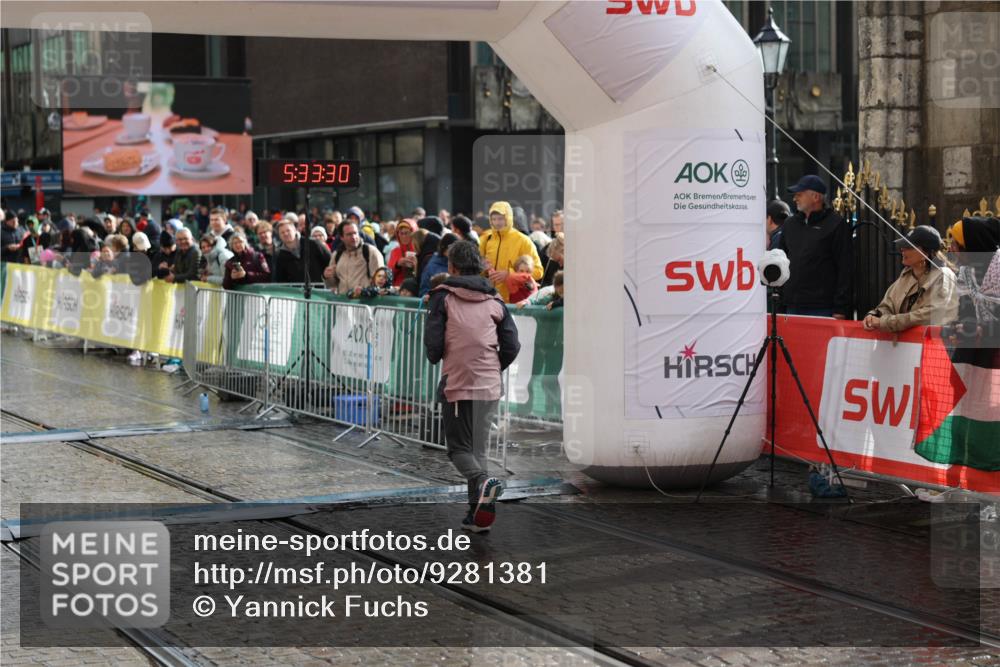 05.10.2025 - 20. swb-Marathon Bremen Yannick Fuchs http://msf.ph/oto/9281381 05.10.2025 15:04:19 Ziel 2120 meine-sportfotos.de