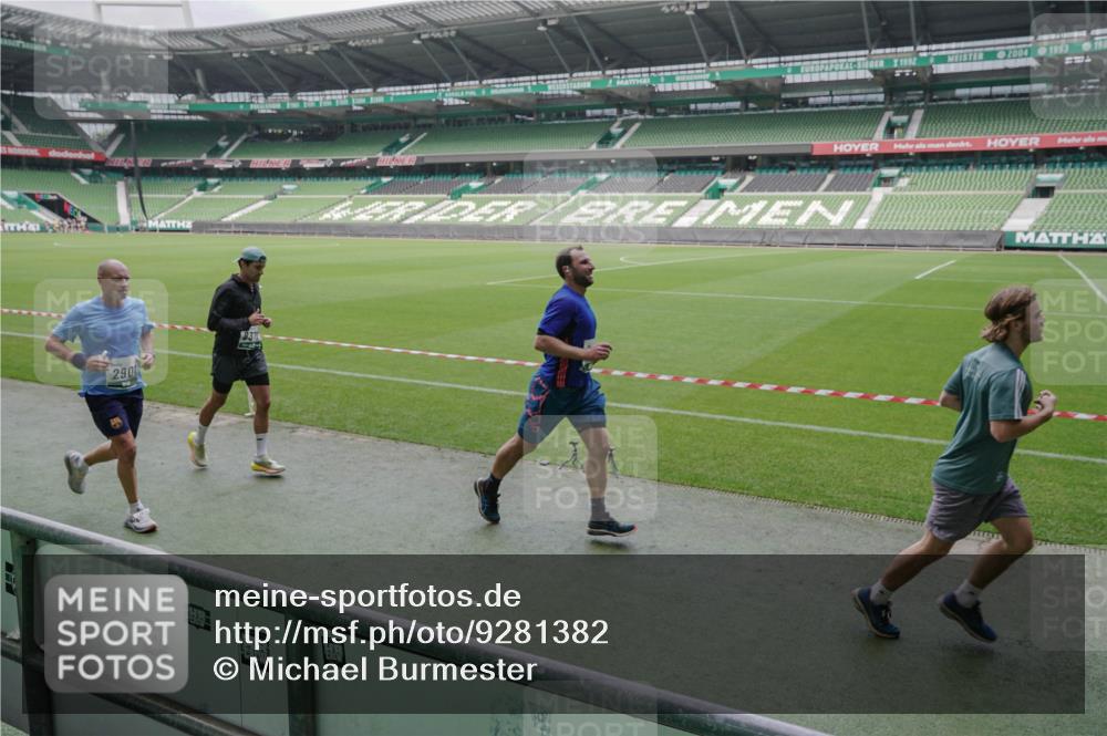 05.10.2025 - 20. swb-Marathon Bremen Michael Burmester http://msf.ph/oto/9281382 05.10.2025 13:04:42 Laufen im Stadion 100, 360, 421, 470, 490, 607, 712, 1012, 1061, 1080, 1084, 1132, 1413, 1468, 1478, 1746, 1765, 1834, 1852, 1914, 1997, 2009, 2086, 2333, 2399, 2536, 2584, 2617, 2664, 2802, 2901, 2989, 3008, 3216, 3346, 3413, 3433, 3445, 3483, 3561, 3658, 3901, 4001, 4005, 4187, 4241, 4243, 4244, 4335, 4501, 4524, 4627, 4634, 4637, 4638, 4671, 4757, 4793, 4803, 4838, 4840, 4858, 4928, 5082, 5212, 5247, 5286, 5295, 5343, 5446, 5464, 5614, 5832, 5969, 6011, 6287, 1336 meine-sportfotos.de