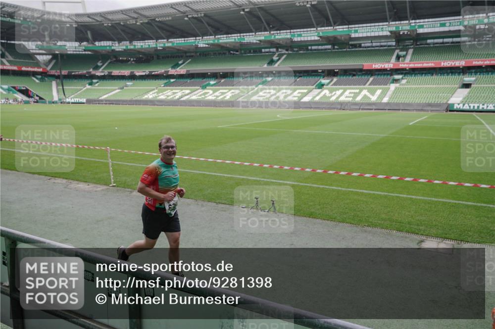 05.10.2025 - 20. swb-Marathon Bremen Michael Burmester http://msf.ph/oto/9281398 05.10.2025 13:04:44 Laufen im Stadion 100, 199, 360, 406, 421, 470, 490, 607, 712, 858, 1012, 1061, 1080, 1084, 1132, 1404, 1468, 1478, 1746, 1765, 1834, 1852, 1914, 1997, 2009, 2086, 2333, 2399, 2536, 2584, 2617, 2664, 2802, 2901, 2989, 3008, 3216, 3346, 3413, 3433, 3445, 3483, 3561, 3658, 3901, 4001, 4005, 4187, 4241, 4243, 4244, 4335, 4501, 4524, 4627, 4634, 4637, 4638, 4671, 4757, 4803, 4838, 4840, 4858, 4928, 5082, 5212, 5247, 5286, 5295, 5343, 5446, 5464, 5614, 5832, 5969, 6287 meine-sportfotos.de