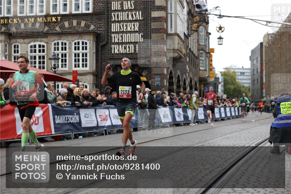 05.10.2025 - 20. swb-Marathon Bremen Yannick Fuchs http://msf.ph/oto/9281400 05.10.2025 12:55:25 Ziel 235, 474, 2132, 7213, 7883 meine-sportfotos.de