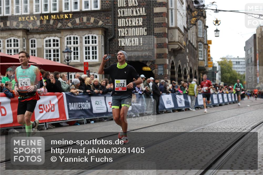 05.10.2025 - 20. swb-Marathon Bremen Yannick Fuchs http://msf.ph/oto/9281405 05.10.2025 12:55:25 Ziel 235, 474, 2132, 7213, 7883 meine-sportfotos.de