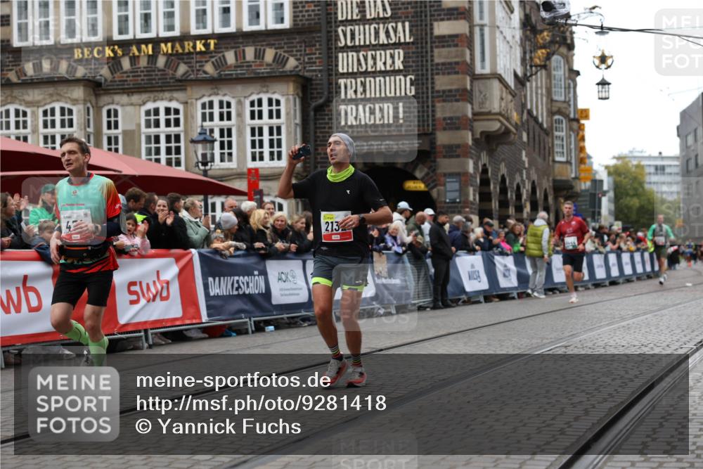 05.10.2025 - 20. swb-Marathon Bremen Yannick Fuchs http://msf.ph/oto/9281418 05.10.2025 12:55:25 Ziel 235, 474, 2132, 7213, 7883 meine-sportfotos.de