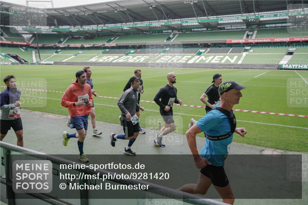 05.10.2025 - 20. swb-Marathon Bremen Michael Burmester http://msf.ph/oto/9281420 05.10.2025 13:04:47 Laufen im Stadion 100, 190, 199, 406, 421, 470, 490, 607, 712, 858, 1012, 1061, 1080, 1084, 1132, 1404, 1455, 1468, 1478, 1480, 1746, 1765, 1834, 1852, 1914, 1997, 2009, 2086, 2333, 2399, 2536, 2584, 2617, 2664, 2802, 2901, 2989, 3008, 3216, 3346, 3378, 3413, 3433, 3445, 3483, 3561, 3658, 3901, 4001, 4187, 4241, 4243, 4244, 4376, 4501, 4524, 4627, 4634, 4637, 4638, 4671, 4757, 4803, 4838, 4840, 4855, 4858, 4928, 5082, 5212, 5247, 5286, 5295, 5446, 5464, 5614, 5832, 5969, 6287 meine-sportfotos.de