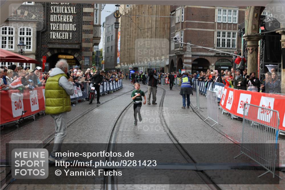 05.10.2025 - 20. swb-Marathon Bremen Yannick Fuchs http://msf.ph/oto/9281423 05.10.2025 15:17:47 Ziel  meine-sportfotos.de