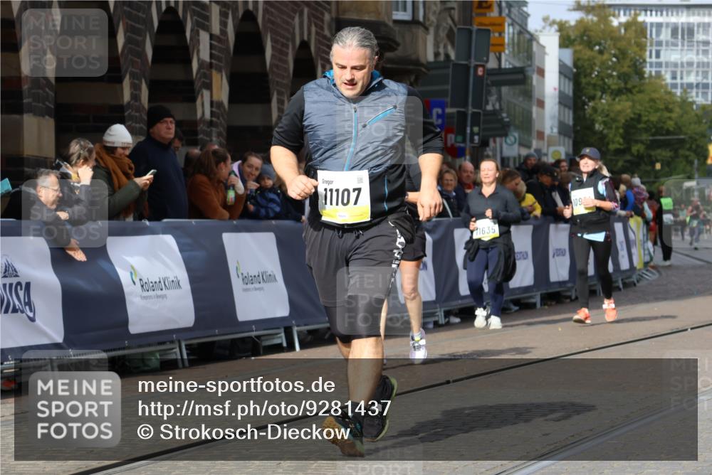 05.10.2025 - 20. swb-Marathon Bremen Strokosch-Dieckow http://msf.ph/oto/9281437 05.10.2025 11:15:03 Ziel 10496, 10647, 10984, 11107, 11635 meine-sportfotos.de