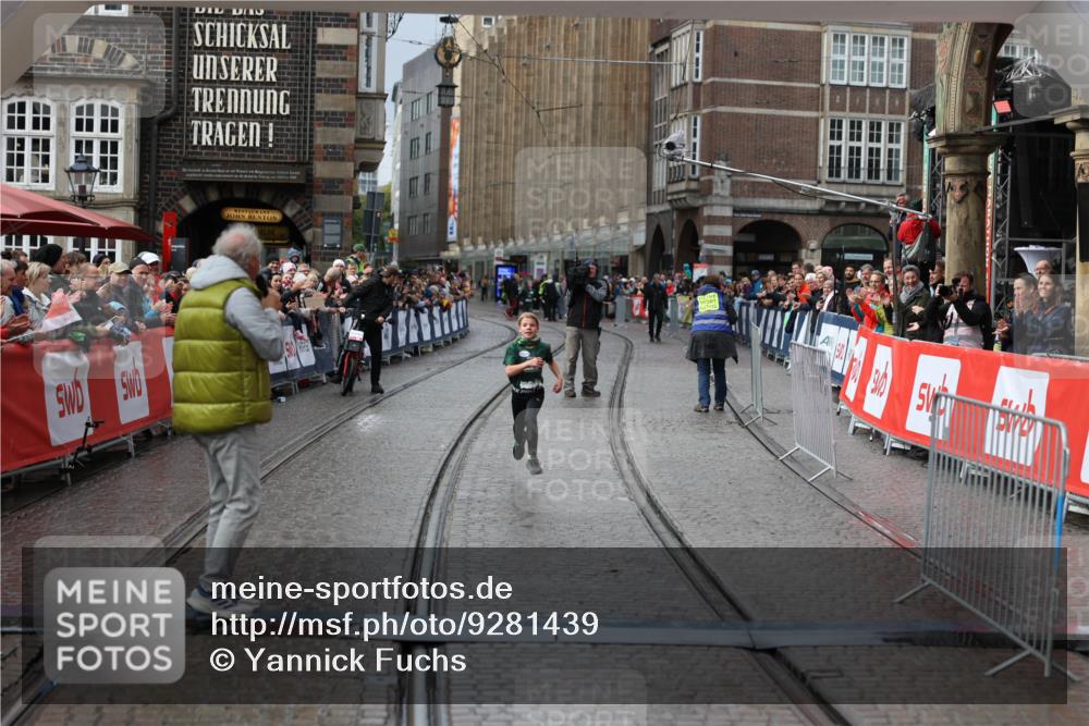 05.10.2025 - 20. swb-Marathon Bremen Yannick Fuchs http://msf.ph/oto/9281439 05.10.2025 15:17:47 Ziel  meine-sportfotos.de