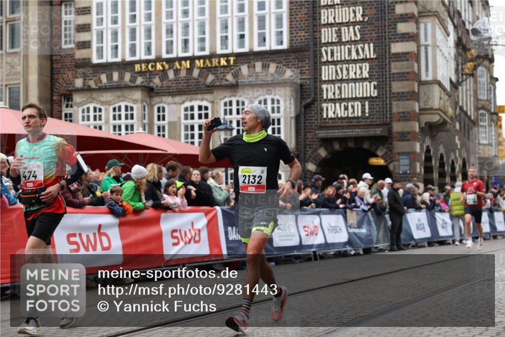 05.10.2025 - 20. swb-Marathon Bremen Yannick Fuchs http://msf.ph/oto/9281443 05.10.2025 12:55:25 Ziel 235, 474, 2132, 7213, 7883 meine-sportfotos.de