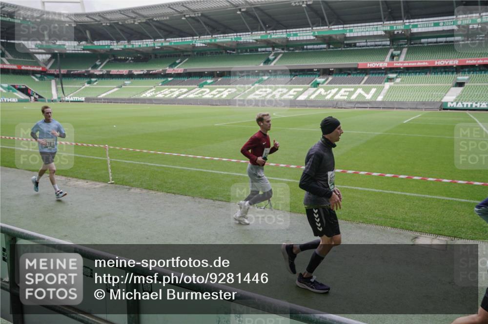 05.10.2025 - 20. swb-Marathon Bremen Michael Burmester http://msf.ph/oto/9281446 05.10.2025 13:04:49 Laufen im Stadion 100, 190, 199, 406, 421, 470, 490, 607, 712, 858, 924, 1012, 1061, 1080, 1132, 1404, 1455, 1478, 1480, 1746, 1765, 1834, 1852, 1914, 1997, 2009, 2086, 2333, 2399, 2536, 2584, 2604, 2617, 2664, 2802, 2901, 2989, 3008, 3049, 3216, 3346, 3378, 3380, 3413, 3433, 3445, 3483, 3561, 3658, 3901, 4001, 4187, 4241, 4243, 4244, 4376, 4501, 4627, 4634, 4671, 4757, 4803, 4838, 4840, 4855, 4858, 4928, 5082, 5247, 5286, 5295, 5446, 5464, 5614, 5832, 5904, 5969, 6287 meine-sportfotos.de