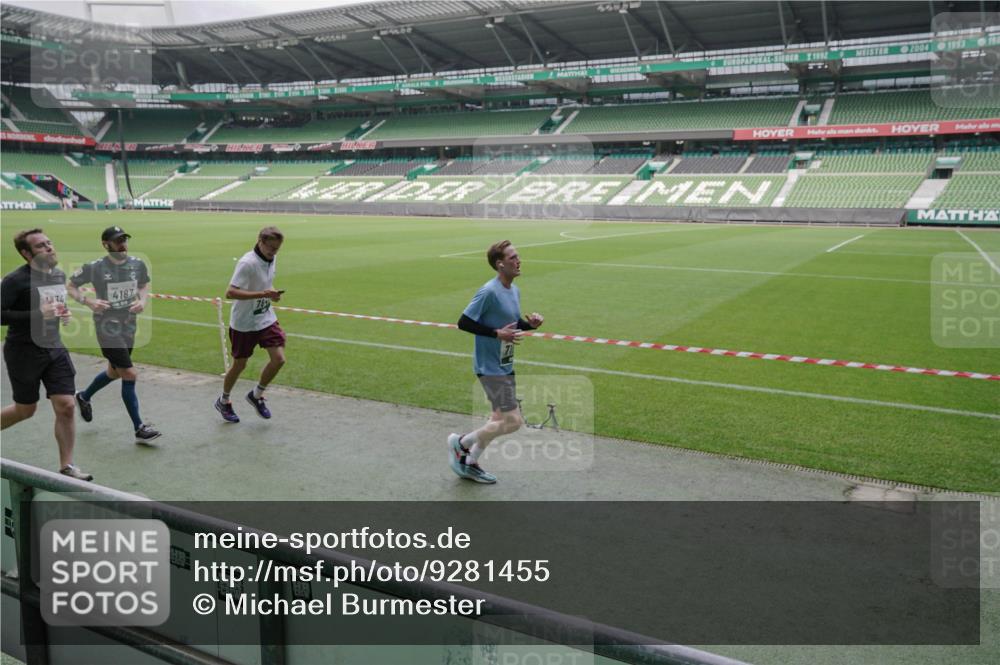 05.10.2025 - 20. swb-Marathon Bremen Michael Burmester http://msf.ph/oto/9281455 05.10.2025 13:04:50 Laufen im Stadion 100, 190, 199, 406, 421, 470, 490, 607, 712, 858, 924, 1012, 1061, 1080, 1132, 1404, 1455, 1478, 1480, 1746, 1765, 1834, 1852, 1914, 1997, 2009, 2086, 2333, 2399, 2536, 2584, 2604, 2617, 2664, 2802, 2901, 2989, 3008, 3049, 3216, 3346, 3378, 3380, 3413, 3433, 3445, 3483, 3561, 3658, 3901, 4001, 4187, 4241, 4243, 4244, 4376, 4501, 4627, 4634, 4671, 4757, 4803, 4838, 4840, 4855, 4858, 4928, 5082, 5247, 5286, 5295, 5446, 5464, 5614, 5832, 5904, 5969 meine-sportfotos.de