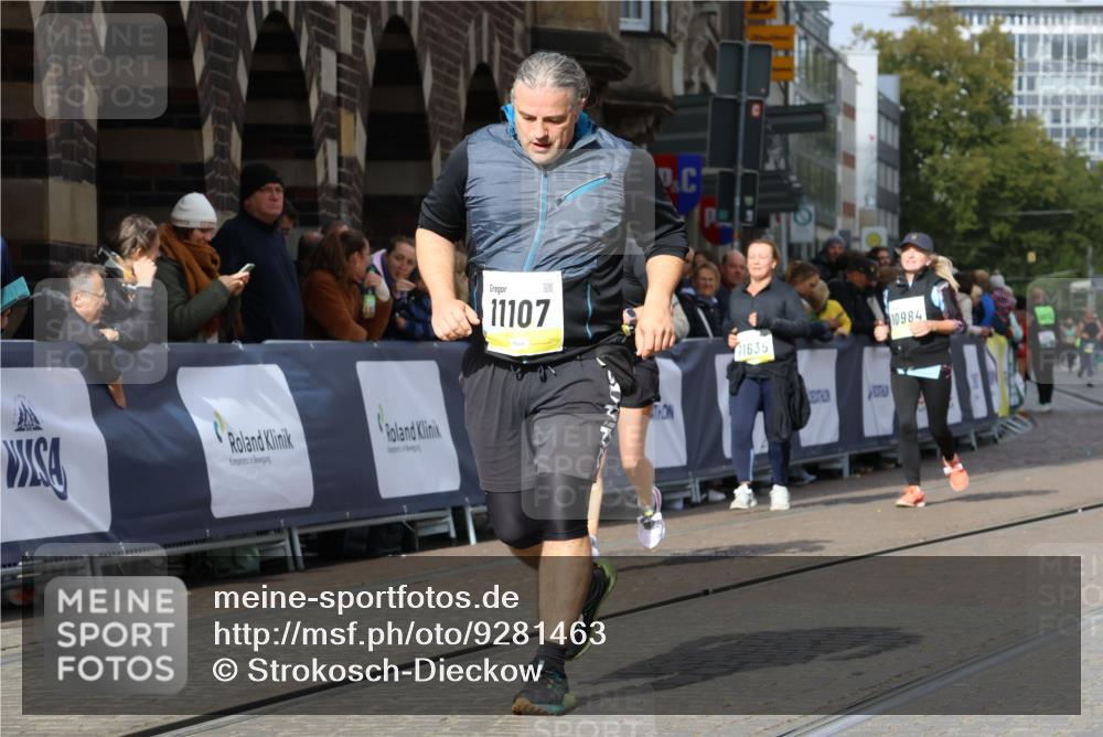 05.10.2025 - 20. swb-Marathon Bremen Strokosch-Dieckow http://msf.ph/oto/9281463 05.10.2025 11:15:03 Ziel 10496, 10647, 10984, 11107, 11635 meine-sportfotos.de