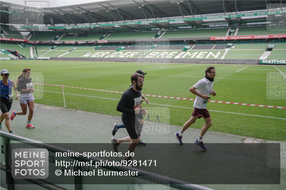 05.10.2025 - 20. swb-Marathon Bremen Michael Burmester http://msf.ph/oto/9281471 05.10.2025 13:04:52 Laufen im Stadion 100, 190, 199, 406, 421, 470, 490, 607, 678, 712, 858, 924, 1012, 1061, 1080, 1132, 1404, 1455, 1478, 1480, 1746, 1765, 1834, 1852, 1914, 1997, 2009, 2086, 2190, 2333, 2399, 2536, 2584, 2604, 2617, 2664, 2802, 2901, 2989, 3008, 3049, 3216, 3346, 3378, 3380, 3413, 3433, 3445, 3483, 3561, 3658, 3799, 3901, 4001, 4055, 4187, 4241, 4243, 4244, 4376, 4501, 4627, 4634, 4671, 4757, 4803, 4838, 4840, 4855, 4858, 4928, 5082, 5247, 5286, 5295, 5446, 5464, 5614, 5832, 5904 meine-sportfotos.de