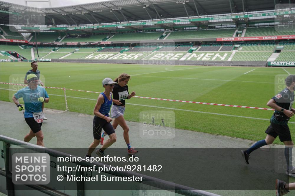 05.10.2025 - 20. swb-Marathon Bremen Michael Burmester http://msf.ph/oto/9281482 05.10.2025 13:04:52 Laufen im Stadion 100, 190, 199, 406, 421, 470, 490, 607, 678, 712, 858, 924, 1012, 1061, 1080, 1132, 1404, 1455, 1478, 1480, 1746, 1765, 1834, 1852, 1914, 1997, 2009, 2086, 2190, 2333, 2399, 2536, 2584, 2604, 2617, 2664, 2802, 2901, 2989, 3008, 3049, 3216, 3346, 3378, 3380, 3413, 3433, 3445, 3483, 3561, 3658, 3799, 3901, 4001, 4055, 4187, 4241, 4243, 4244, 4376, 4501, 4627, 4634, 4671, 4757, 4803, 4838, 4840, 4855, 4858, 4928, 5082, 5247, 5286, 5295, 5446, 5464, 5614, 5832, 5904 meine-sportfotos.de