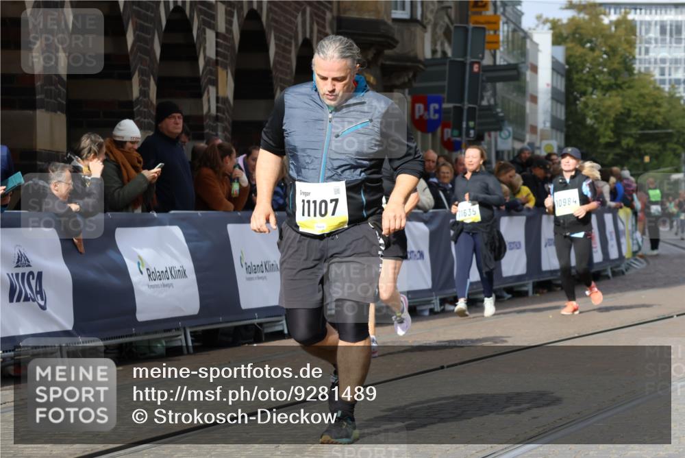 05.10.2025 - 20. swb-Marathon Bremen Strokosch-Dieckow http://msf.ph/oto/9281489 05.10.2025 11:15:03 Ziel 10496, 10647, 10984, 11107, 11635 meine-sportfotos.de