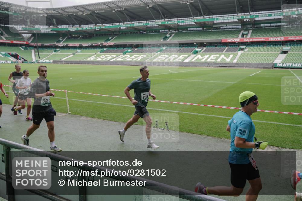 05.10.2025 - 20. swb-Marathon Bremen Michael Burmester http://msf.ph/oto/9281502 05.10.2025 13:04:54 Laufen im Stadion 100, 190, 199, 406, 421, 470, 490, 607, 678, 712, 858, 924, 1012, 1061, 1080, 1132, 1404, 1455, 1478, 1480, 1545, 1746, 1765, 1834, 1852, 1990, 1997, 2009, 2086, 2190, 2333, 2399, 2536, 2584, 2604, 2617, 2664, 2802, 2901, 2989, 3008, 3049, 3216, 3346, 3378, 3380, 3413, 3433, 3445, 3483, 3561, 3658, 3799, 3901, 4001, 4055, 4187, 4241, 4243, 4244, 4376, 4501, 4627, 4634, 4671, 4757, 4803, 4838, 4855, 4858, 4928, 5082, 5247, 5286, 5295, 5446, 5464, 5614, 5832, 5904 meine-sportfotos.de