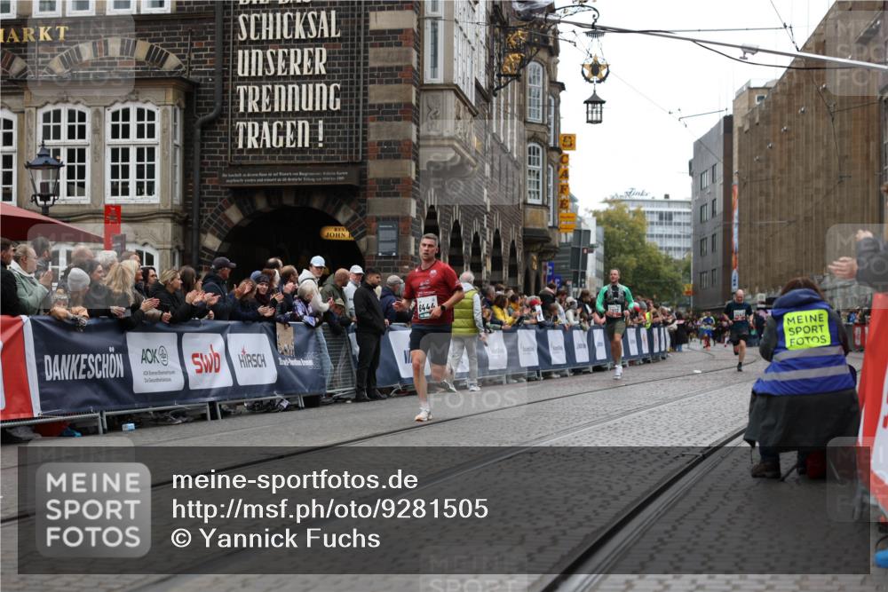 05.10.2025 - 20. swb-Marathon Bremen Yannick Fuchs http://msf.ph/oto/9281505 05.10.2025 12:55:26 Ziel 235, 474, 2132, 7213, 7883 meine-sportfotos.de