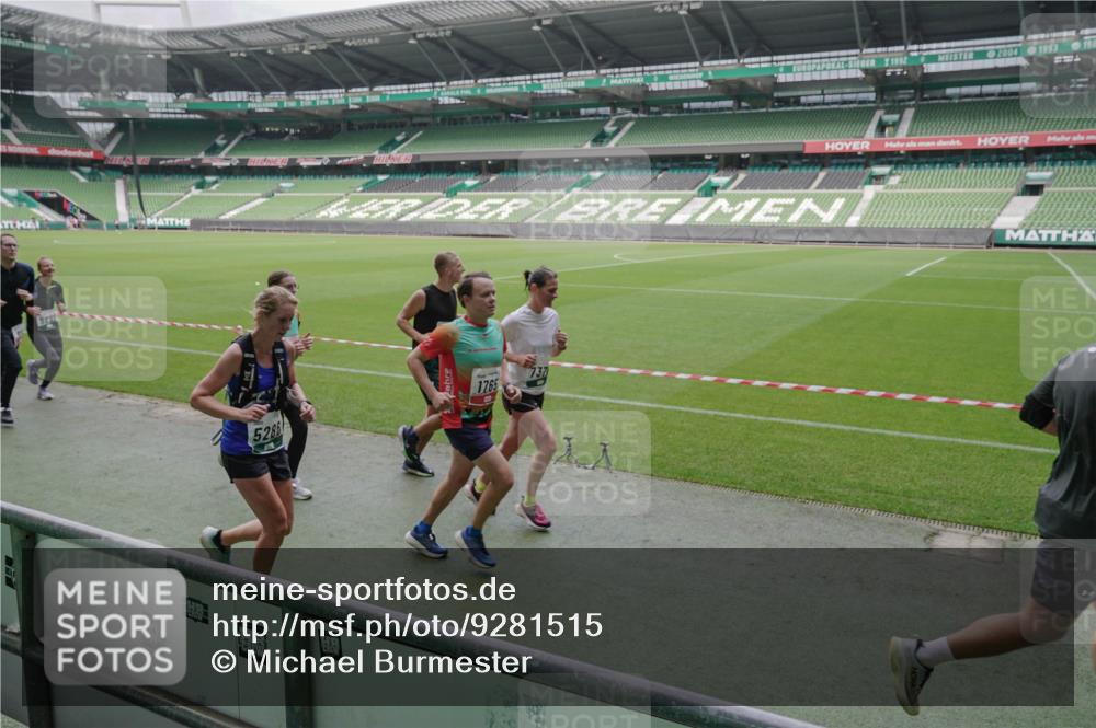 05.10.2025 - 20. swb-Marathon Bremen Michael Burmester http://msf.ph/oto/9281515 05.10.2025 13:04:55 Laufen im Stadion 100, 190, 199, 406, 421, 470, 490, 607, 678, 712, 858, 924, 1012, 1061, 1080, 1132, 1404, 1455, 1478, 1480, 1545, 1746, 1765, 1834, 1852, 1867, 1990, 1997, 2009, 2086, 2190, 2333, 2399, 2536, 2584, 2604, 2617, 2664, 2802, 2901, 2935, 2989, 3008, 3049, 3216, 3346, 3378, 3380, 3413, 3433, 3445, 3483, 3561, 3658, 3799, 3901, 4001, 4055, 4187, 4207, 4241, 4243, 4244, 4376, 4501, 4627, 4634, 4671, 4757, 4803, 4838, 4855, 4858, 4928, 5082, 5247, 5286, 5295, 5446, 5464, 5614, 5904 meine-sportfotos.de