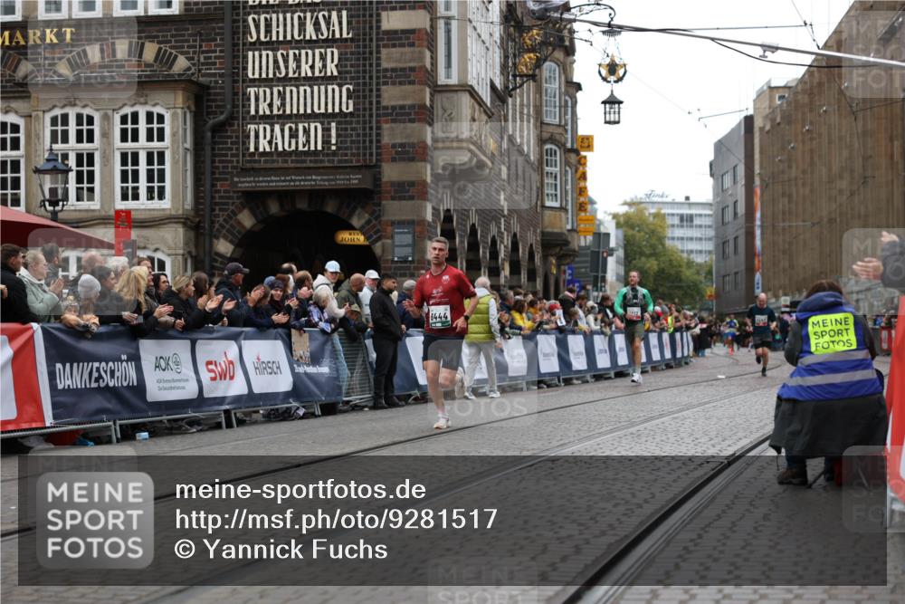 05.10.2025 - 20. swb-Marathon Bremen Yannick Fuchs http://msf.ph/oto/9281517 05.10.2025 12:55:26 Ziel 235, 474, 2132, 7213, 7883 meine-sportfotos.de