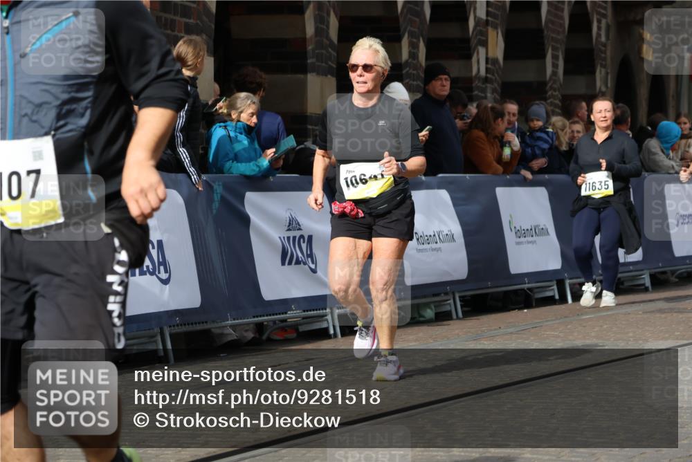 05.10.2025 - 20. swb-Marathon Bremen Strokosch-Dieckow http://msf.ph/oto/9281518 05.10.2025 11:15:05 Ziel 10496, 10647, 10984, 11107, 11293, 11635 meine-sportfotos.de