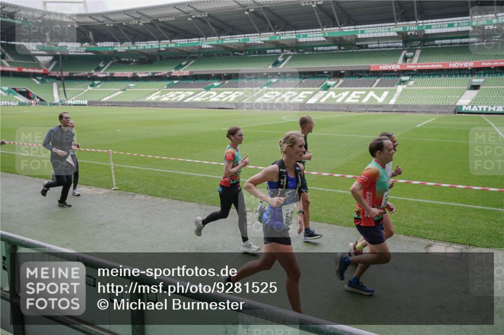 05.10.2025 - 20. swb-Marathon Bremen Michael Burmester http://msf.ph/oto/9281525 05.10.2025 13:04:56 Laufen im Stadion 100, 190, 199, 406, 421, 470, 490, 607, 678, 712, 858, 924, 1012, 1061, 1080, 1132, 1404, 1455, 1478, 1480, 1545, 1746, 1765, 1834, 1867, 1990, 1997, 2009, 2086, 2190, 2333, 2399, 2536, 2584, 2604, 2617, 2664, 2802, 2901, 2935, 2989, 3008, 3049, 3216, 3346, 3378, 3380, 3413, 3433, 3445, 3483, 3561, 3658, 3799, 3901, 4001, 4055, 4187, 4207, 4241, 4243, 4244, 4376, 4501, 4627, 4634, 4671, 4757, 4803, 4838, 4855, 4858, 4928, 5082, 5247, 5286, 5295, 5446, 5464, 5614, 5904 meine-sportfotos.de