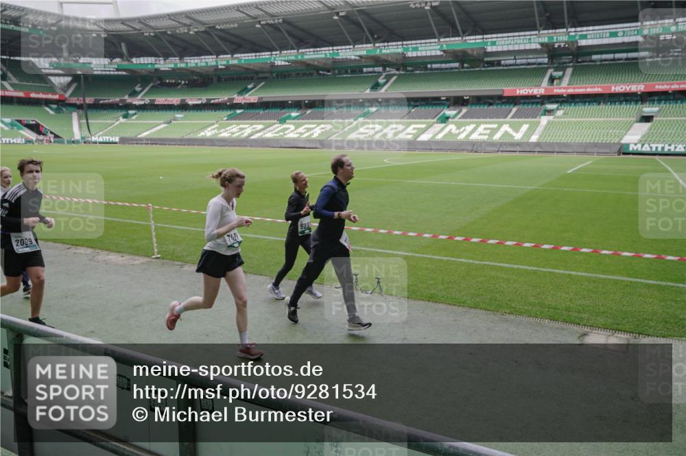 05.10.2025 - 20. swb-Marathon Bremen Michael Burmester http://msf.ph/oto/9281534 05.10.2025 13:04:57 Laufen im Stadion 100, 190, 199, 406, 421, 470, 490, 607, 678, 712, 858, 924, 1012, 1061, 1080, 1132, 1404, 1455, 1478, 1480, 1545, 1746, 1765, 1834, 1840, 1867, 1990, 1997, 2009, 2086, 2190, 2333, 2399, 2536, 2584, 2604, 2617, 2664, 2802, 2901, 2935, 2989, 3008, 3049, 3216, 3346, 3378, 3380, 3413, 3433, 3445, 3483, 3561, 3658, 3799, 3901, 4001, 4055, 4187, 4207, 4241, 4243, 4244, 4376, 4501, 4627, 4634, 4671, 4757, 4803, 4838, 4855, 4858, 4928, 5082, 5247, 5286, 5295, 5446, 5464, 5614, 5904 meine-sportfotos.de
