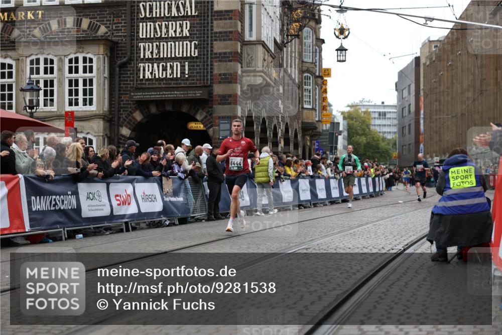 05.10.2025 - 20. swb-Marathon Bremen Yannick Fuchs http://msf.ph/oto/9281538 05.10.2025 12:55:27 Ziel 235, 474, 2132, 6444, 7213, 7883 meine-sportfotos.de