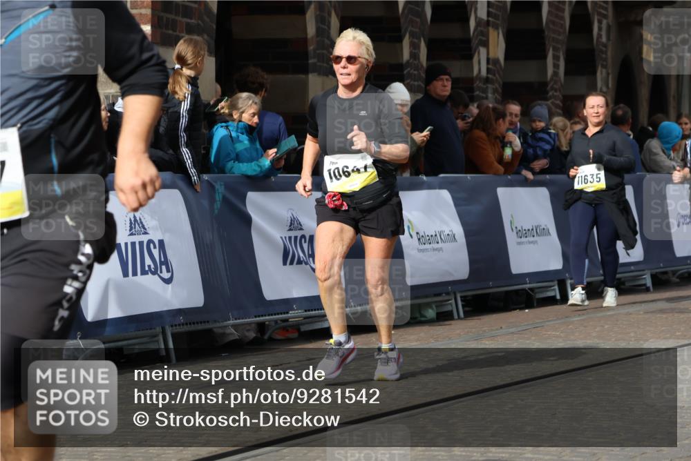 05.10.2025 - 20. swb-Marathon Bremen Strokosch-Dieckow http://msf.ph/oto/9281542 05.10.2025 11:15:05 Ziel 10496, 10647, 10984, 11107, 11293, 11635 meine-sportfotos.de