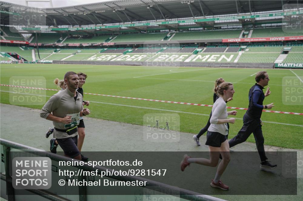 05.10.2025 - 20. swb-Marathon Bremen Michael Burmester http://msf.ph/oto/9281547 05.10.2025 13:04:58 Laufen im Stadion 100, 190, 199, 406, 421, 470, 490, 607, 678, 712, 858, 924, 1012, 1061, 1080, 1132, 1404, 1455, 1478, 1480, 1545, 1746, 1765, 1834, 1840, 1867, 1990, 1997, 2009, 2086, 2190, 2333, 2399, 2536, 2584, 2604, 2617, 2664, 2802, 2901, 2935, 2989, 3008, 3049, 3216, 3346, 3378, 3380, 3413, 3433, 3445, 3483, 3561, 3658, 3799, 3901, 4001, 4055, 4187, 4207, 4241, 4243, 4244, 4376, 4501, 4627, 4634, 4671, 4757, 4803, 4838, 4855, 4858, 4928, 5082, 5247, 5286, 5295, 5446, 5464, 5614, 5904 meine-sportfotos.de