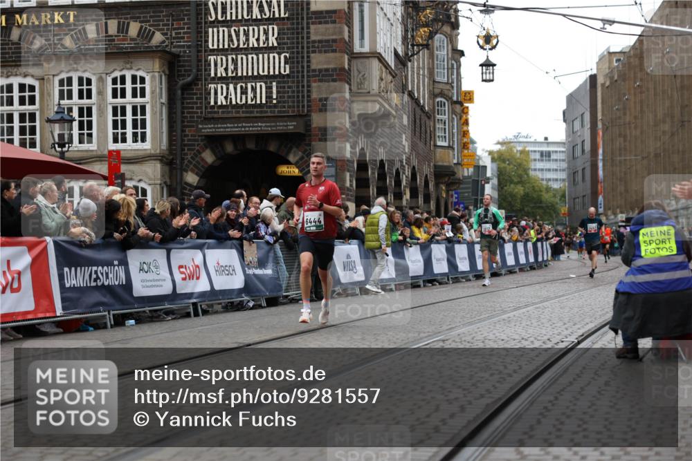 05.10.2025 - 20. swb-Marathon Bremen Yannick Fuchs http://msf.ph/oto/9281557 05.10.2025 12:55:27 Ziel 235, 474, 2132, 6444, 7213, 7883 meine-sportfotos.de
